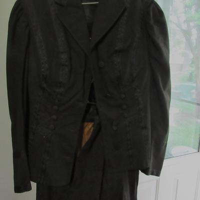 Lot 104: Antique Victorian All Black 3 Piece Top, Skirt, Jacket, SEE ALL 52 PHOTOS, Nice!