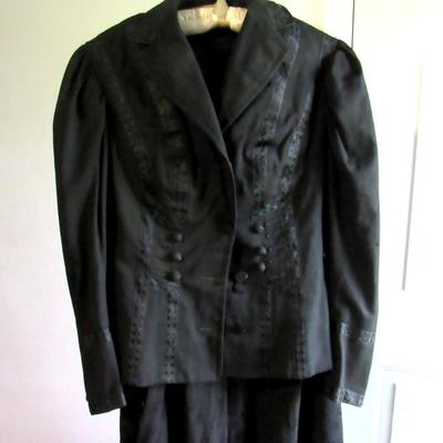 Lot 104: Antique Victorian All Black 3 Piece Top, Skirt, Jacket, SEE ALL 52 PHOTOS, Nice!