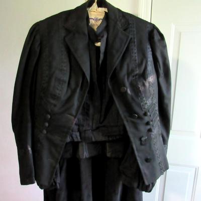 Lot 104: Antique Victorian All Black 3 Piece Top, Skirt, Jacket, SEE ALL 52 PHOTOS, Nice!