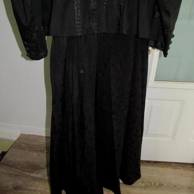 Lot 104: Antique Victorian All Black 3 Piece Top, Skirt, Jacket, SEE ALL 52 PHOTOS, Nice!