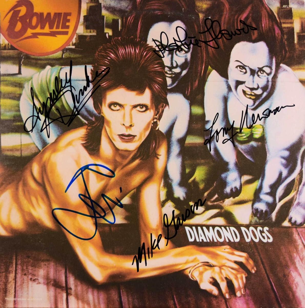 David Bowie Signed Diamond Dogs Album EstateSales david-bowie-signed-diamond-dogs-album-estatesales
