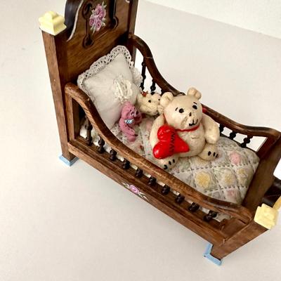 Pooh Bear Miniature Bed