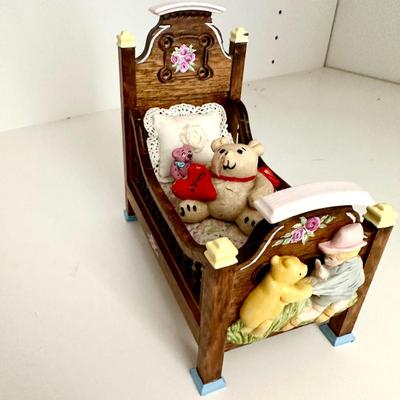 Pooh Bear Miniature Bed