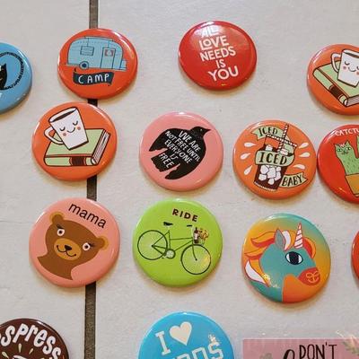 Hallmark Magnets and (2) Necklaces