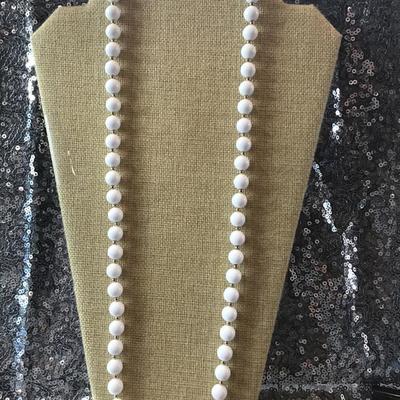 Vintage White and Gold Beaded Necklace