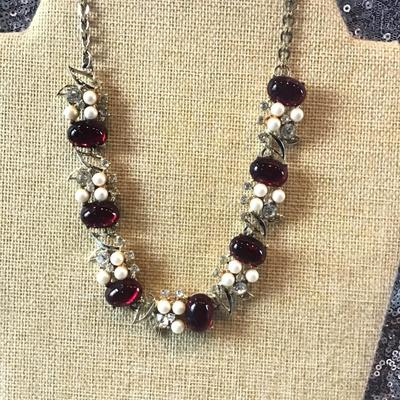 ðŸ¥°Fancy Vintage Designer KARU ARKE Ruby Colored Cabochons Faux Pearls Rhinestones Necklace