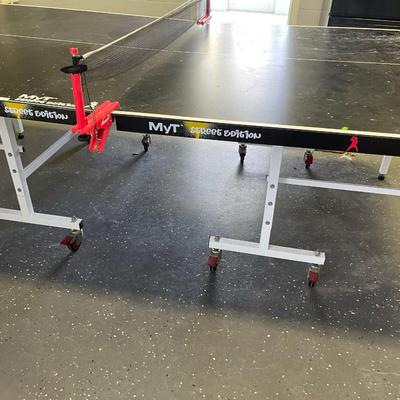 Full size ping pong table w/ accessories Killerspin Killer Spin  Street Edition