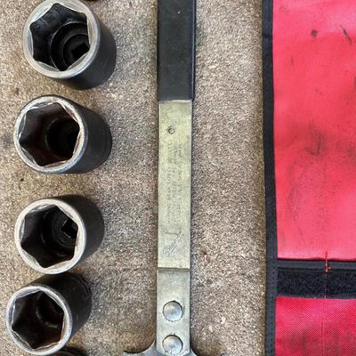 SNAP-ON SEAL PULLER, SOCKETS AND SLEEVE