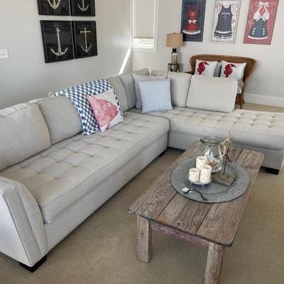 Contemporary sofa couch sectional CLEAN!!