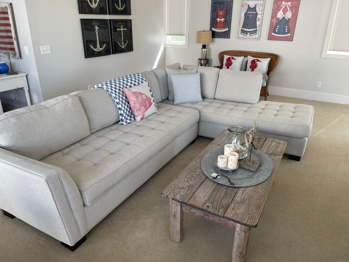 Contemporary sofa couch sectional CLEAN!!