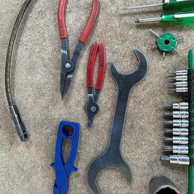 SNAP-ON AND OTHER MECHANICS HAND TOOLS