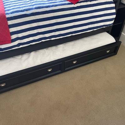 Single Trundle bed w/ accessories black finish