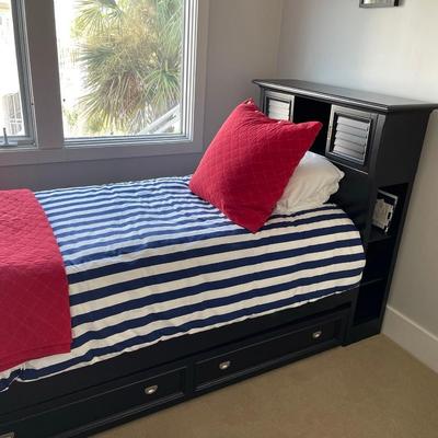 Single Trundle bed w/ accessories black finish