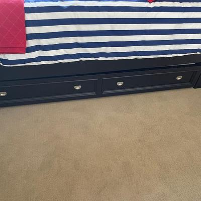 Single Trundle bed w/ accessories black finish