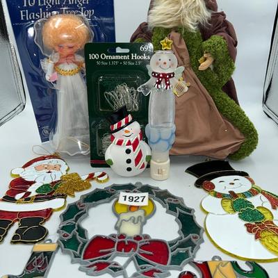 Assorted Christmas dÃ©cor