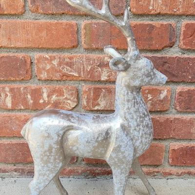 Vintage Metal Reindeer
