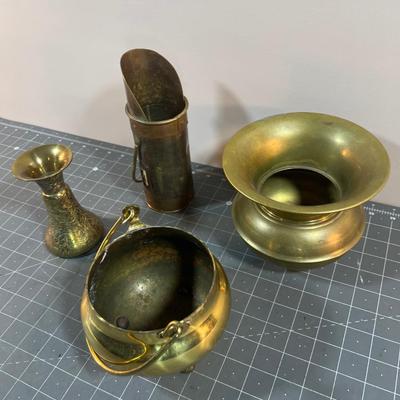 Mixed Lot of Brass (4 pieces) 