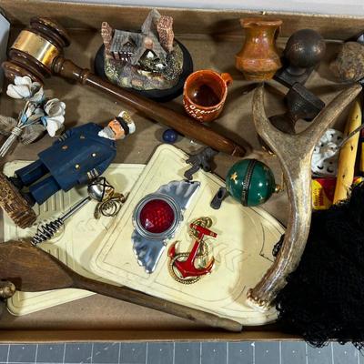 Tray of Treasures Antler, Figurine Cottage