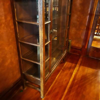 Sold at Dinwoody's Antique Oak Arts & Crafts China or Curio Cabinet