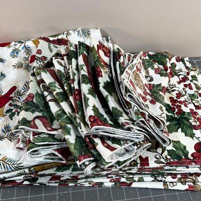 XMAS Linens; Table Cloth, Napkins, Placemats