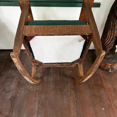 Small Rocker Arts & Craft: Chartreuse Pillow included. 