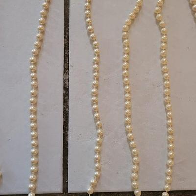 Varying Length Pearl Necklaces