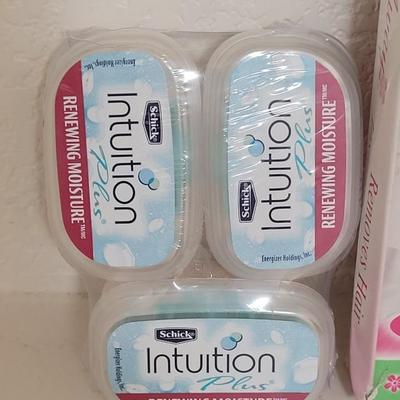 Smooth Away & Schick Intuition Razor Blade