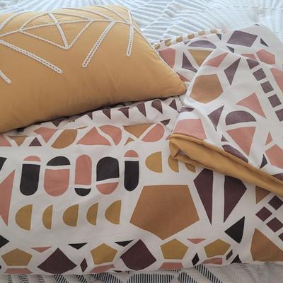 California King Comforter, Shams and Decorative Pillow