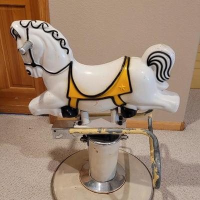 1960s Hair Cutting Horse