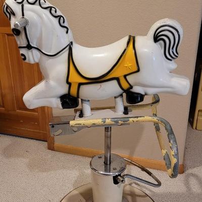 1960s Hair Cutting Horse