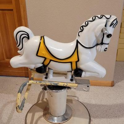 1960s Hair Cutting Horse