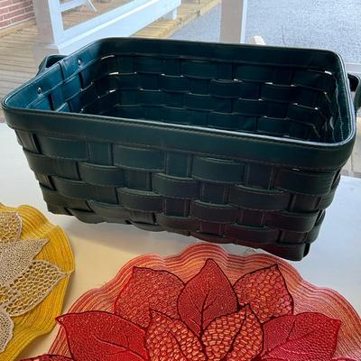 427 Woven Faux Leather / Vinyl Basket with Poinsettia Placemats