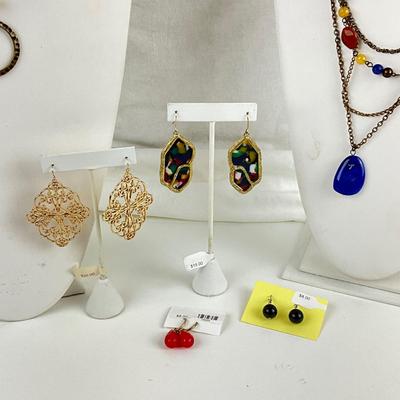 435 Blue / Coral Colored Necklaces with Goldtone Earrings