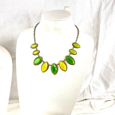 441 Green and gold Jewelry Lot