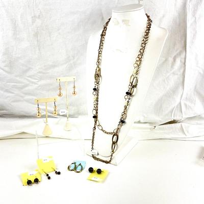443 Black and Gold Necklace and Earring Ensemble