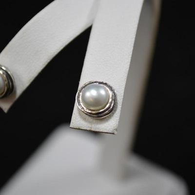 925 Sterling and Cultured Pearl Earrings 2.5g