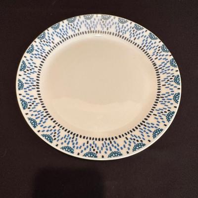 Assortment of Stainless Silverware and Corelle Dishes (LR-KL)