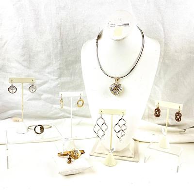 447 Carpe Diem Necklace, Earrings, Bracelet Lot