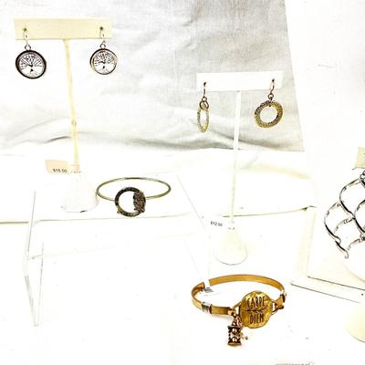 447 Carpe Diem Necklace, Earrings, Bracelet Lot