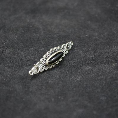 925 Sterling Filigree Pin with Onyx Inset 2.4g