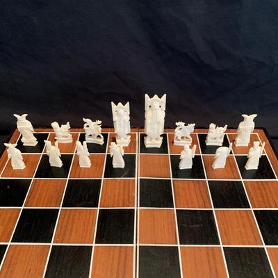 Unique Chess Sets with Storage Boards (DR-KW)