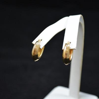 14k Oval Hoop Earrings 1.1g
