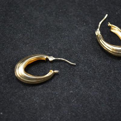 14k Oval Hoop Earrings 1.1g