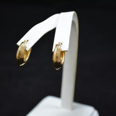 14k Oval Hoop Earrings 1.1g
