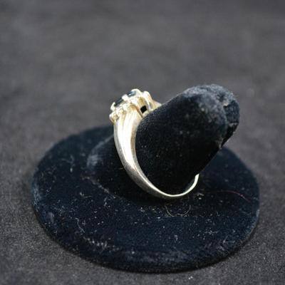 925 Sterling Ring with Topaz Setting Size 9 4.3g