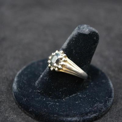 925 Sterling Ring with Topaz Setting Size 9 4.3g
