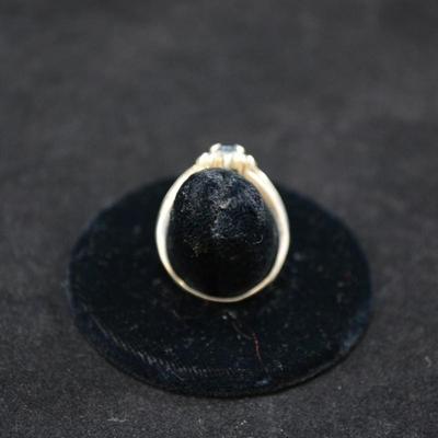925 Sterling Ring with Topaz Setting Size 9 4.3g