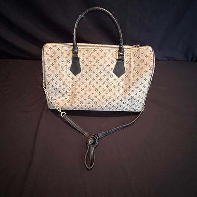 Assortment of Designer Ladies Purses (LR-KL)