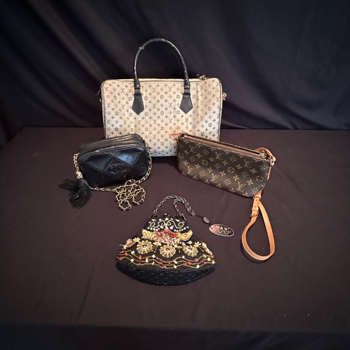 Assortment of Designer Ladies Purses (LRKL)
