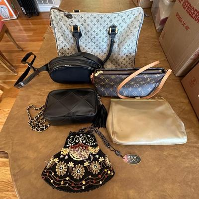 Assortment of Designer Ladies Purses (LR-KL)